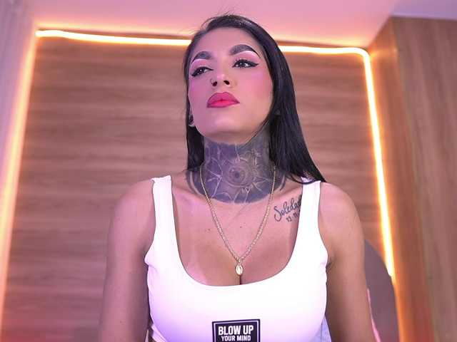 sexy-danna live cam on BongaCams