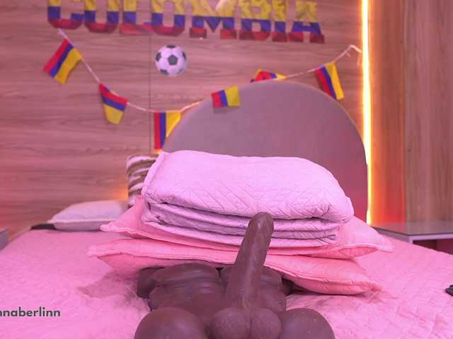 sexy-danna live cam on BongaCams
