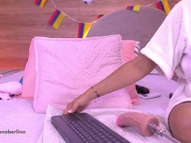 sexy-danna live cam on BongaCams