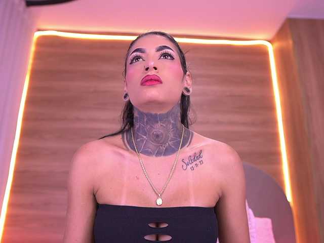 sexy-danna live cam on BongaCams