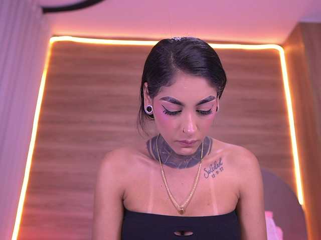 sexy-danna live cam on BongaCams