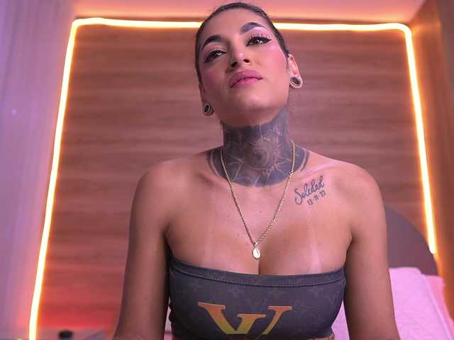 sexy-danna live cam on BongaCams