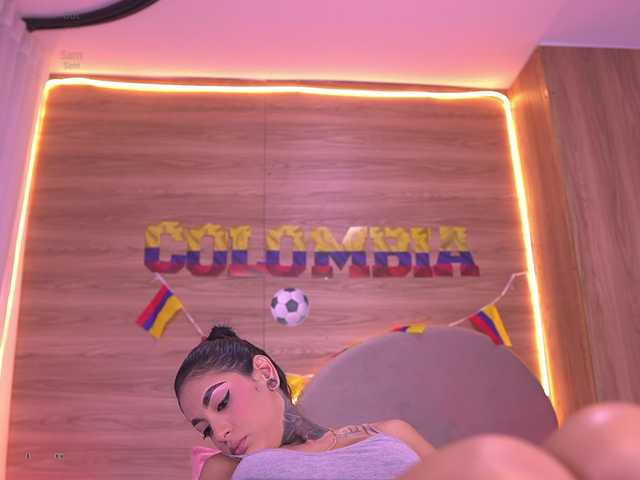 sexy-danna live cam on BongaCams