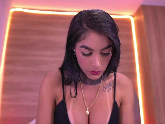 sexy-danna live cam on BongaCams