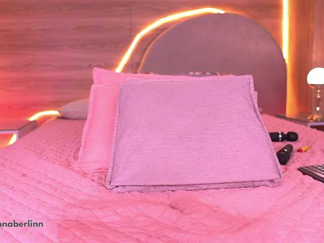 sexy-danna's BongaCams show and profile