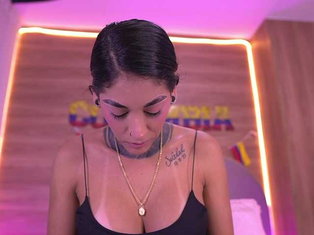 sexy-danna live cam on BongaCams