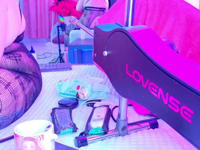 NathaxaLeans live cam on BongaCams