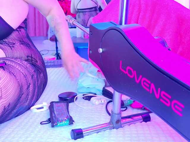 NathaxaLeans live cam on BongaCams
