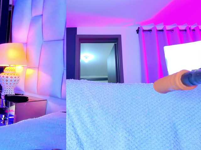 NathaxaLeans live cam on BongaCams