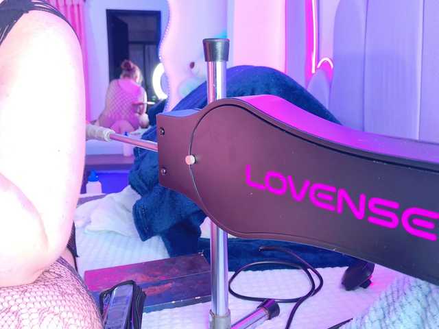 NathaxaLeans live cam on BongaCams