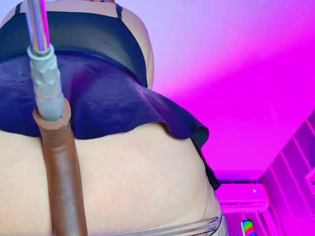 NathaxaLeans live cam on BongaCams