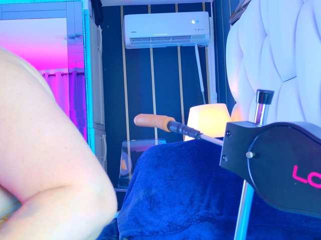 NathaxaLeans live cam on BongaCams