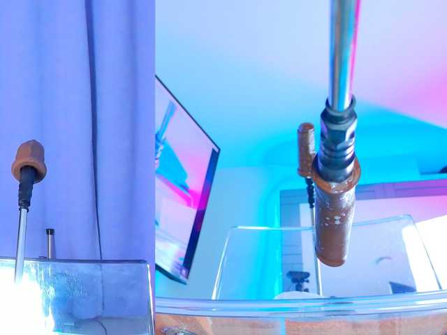 NathaxaLeans live cam on BongaCams