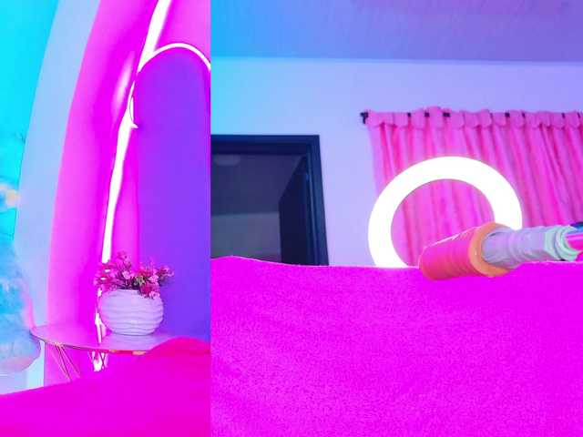 NathaxaLeans live cam on BongaCams