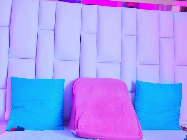 NathaxaLeans live cam on BongaCams
