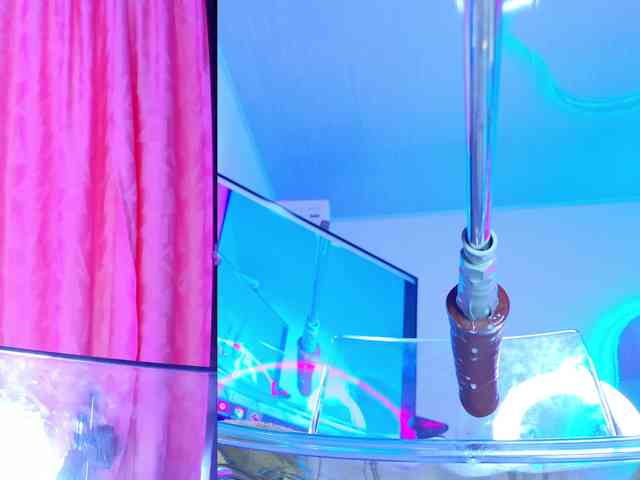 NathaxaLeans webcam