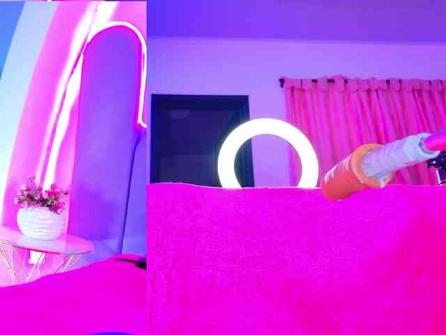 NathaxaLeans webcam