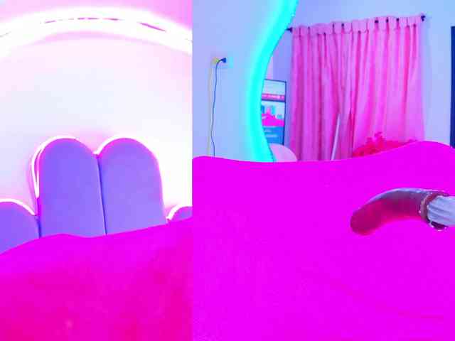 NathaxaLeans webcam