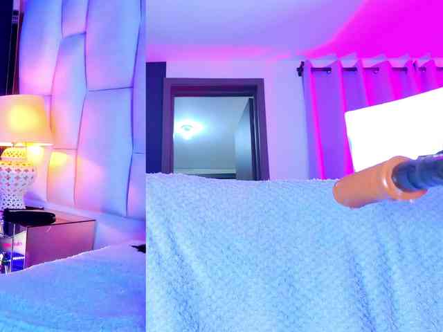 NathaxaLeans webcam