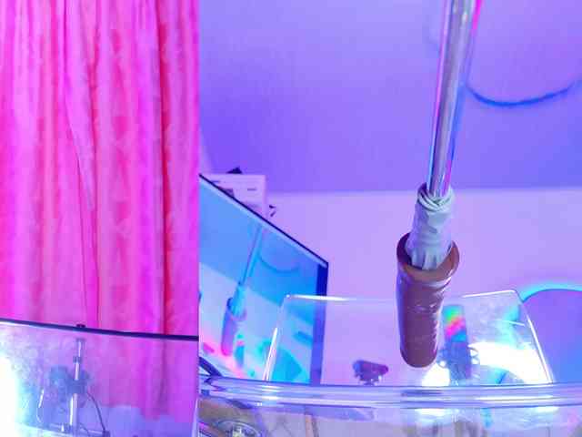 NathaxaLeans webcam