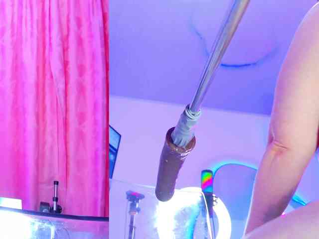 NathaxaLeans webcam