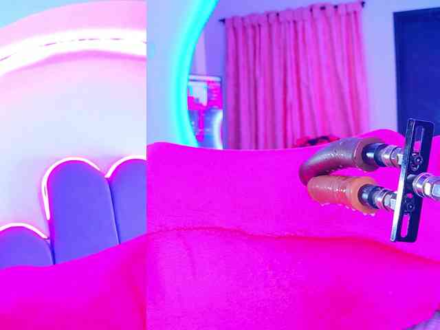 NathaxaLeans webcam