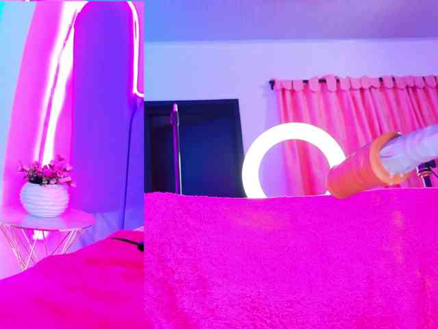 NathaxaLeans webcam