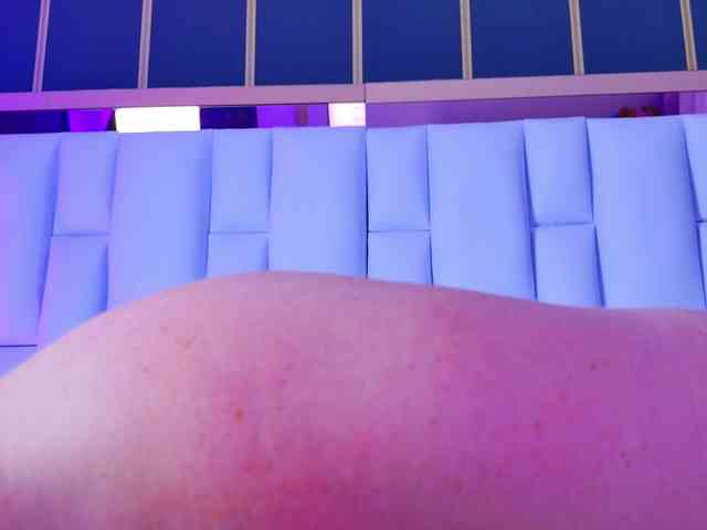 NathaxaLeans webcam