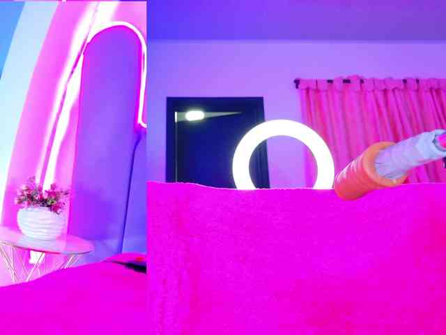 NathaxaLeans webcam