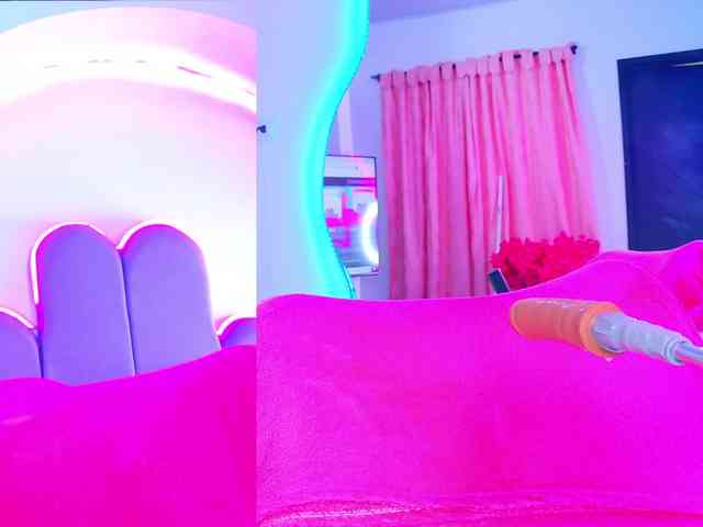 NathaxaLeans webcam