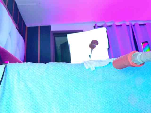 NathaxaLeans webcam