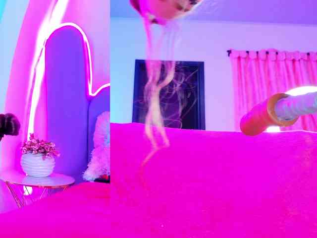NathaxaLeans webcam