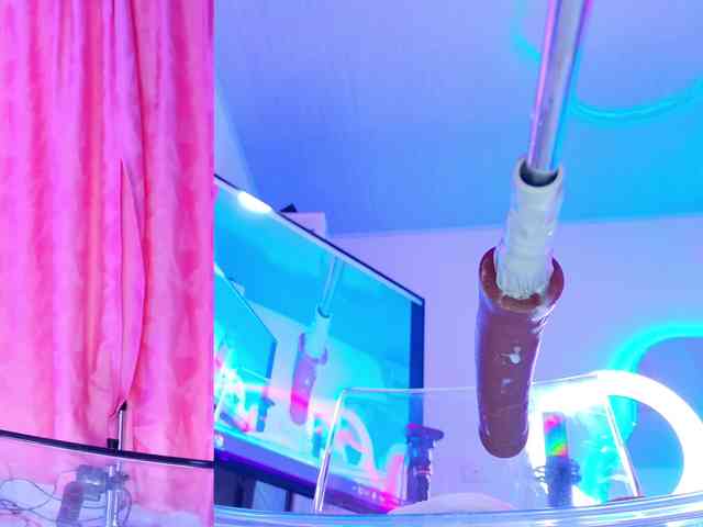 NathaxaLeans webcam