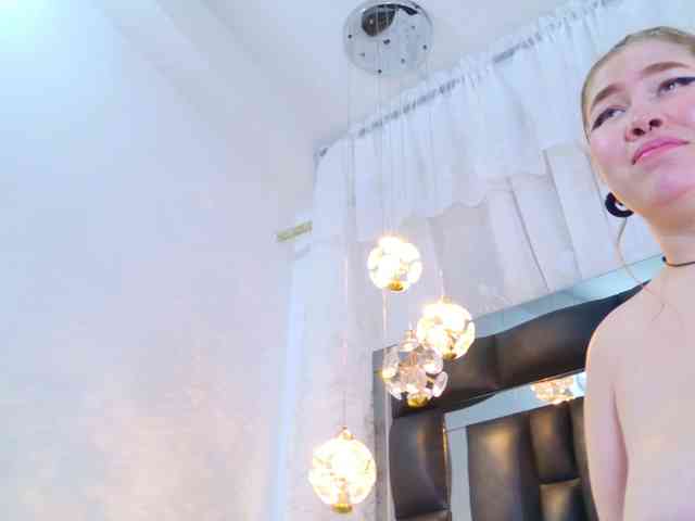 NathaxaLeans webcam