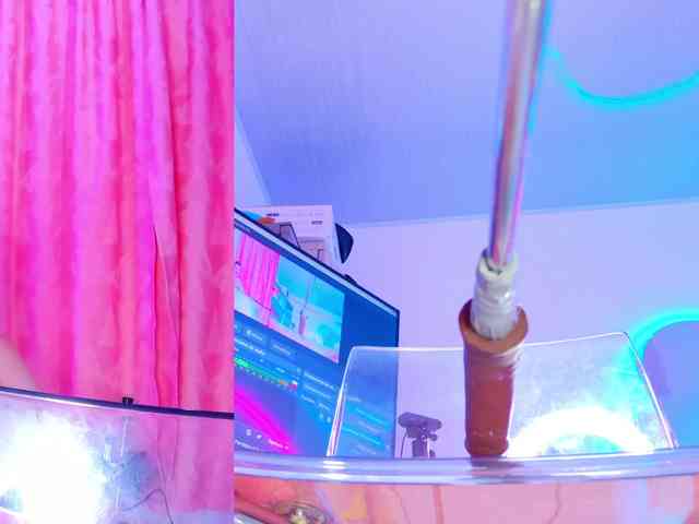 NathaxaLeans webcam