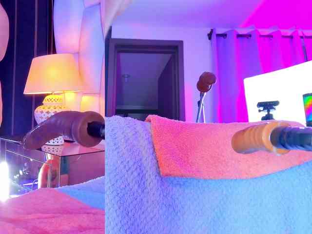 NathaxaLeans webcam