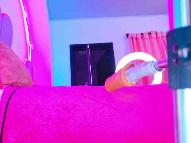 NathaxaLeans webcam