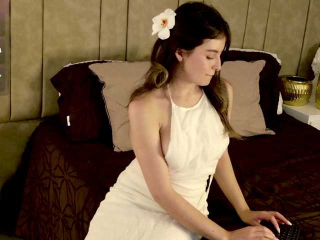 Isabellaprice live cam on BongaCams