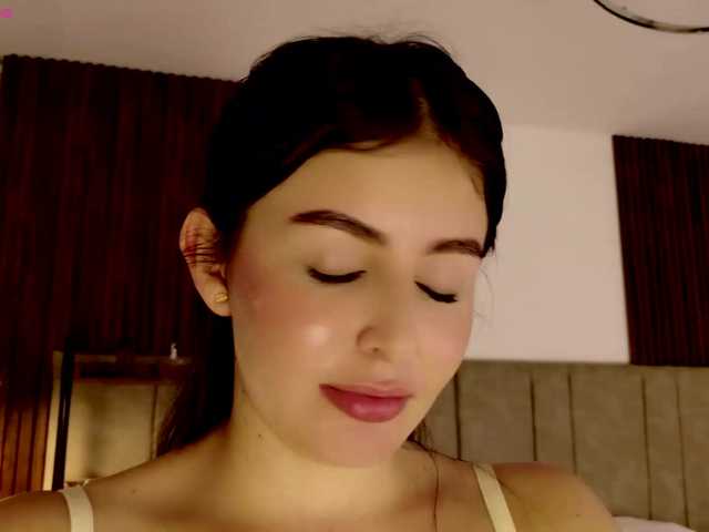 Isabellaprice live cam on BongaCams