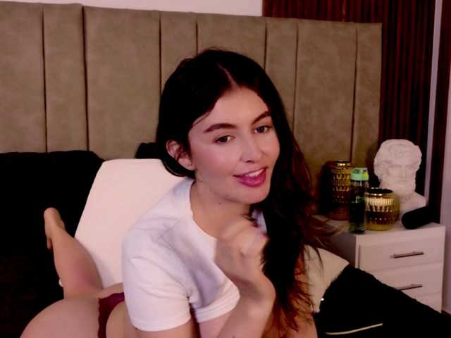 Isabellaprice, en directo ahora en BongaCams