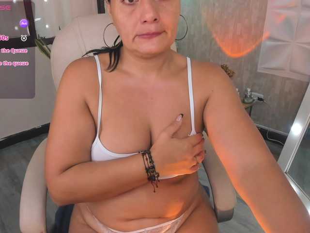 fierywoman live cam on BongaCams