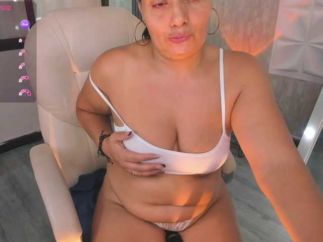 fierywoman live cam on BongaCams