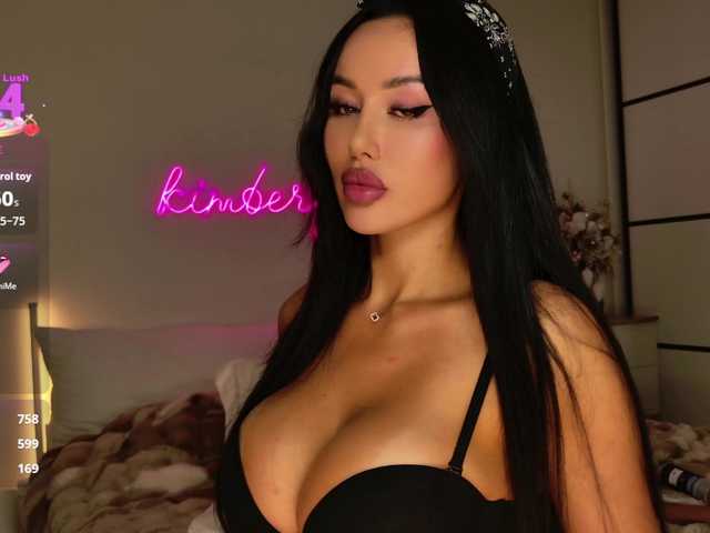 miaXmoon live cam on BongaCams