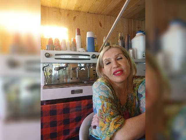 Katriona live cam on BongaCams