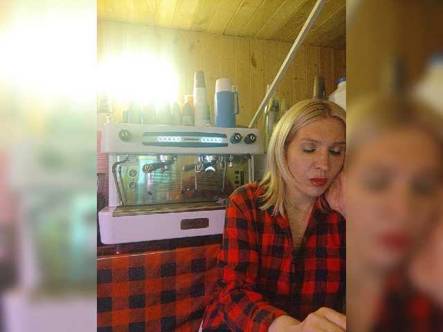 Katriona live cam on BongaCams