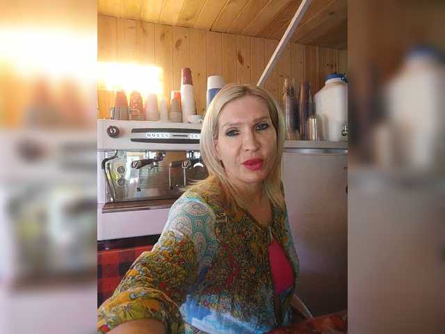Katriona live cam on BongaCams