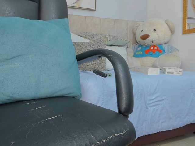 aprile live cam on BongaCams