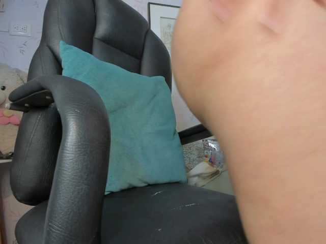 aprile live cam on BongaCams
