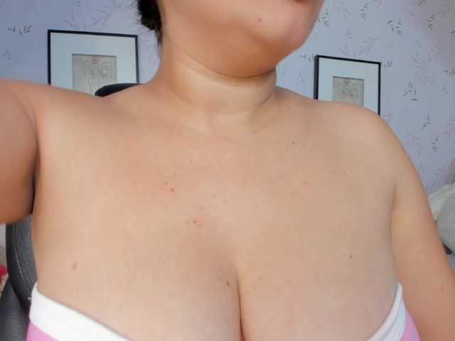 Aprile live webcam show