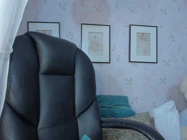 aprile's BongaCams show and profile